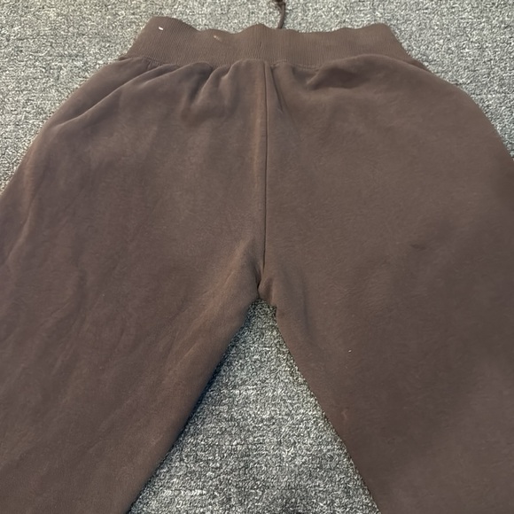 Womens Nike sweatsuit 
Size Med top
Size SM bottom - Picture 5 of 6